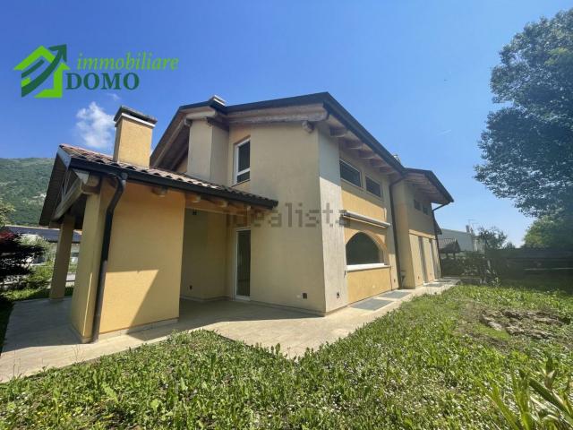 Villetta indipendente in vendita di 250 m² in Via Pozzati