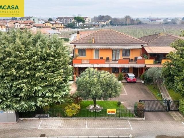 Villetta indipendente in vendita di 250 m² in Via Padovana