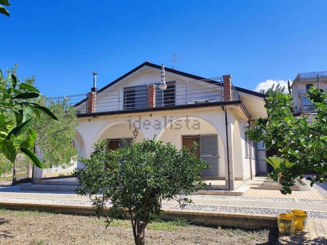 Villetta indipendente in vendita di 250 m² in Via Pennino, 1