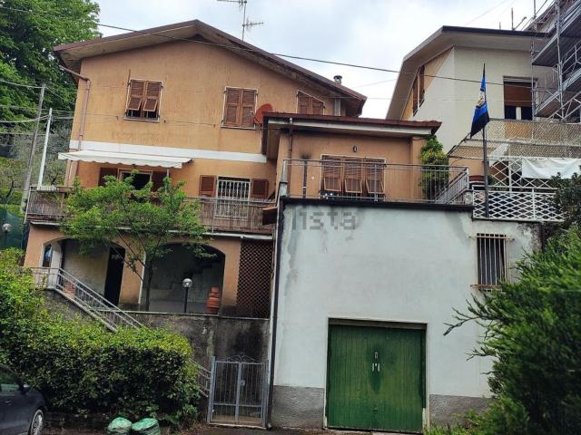 Villetta indipendente in vendita di 250 m² in Via Provinciale