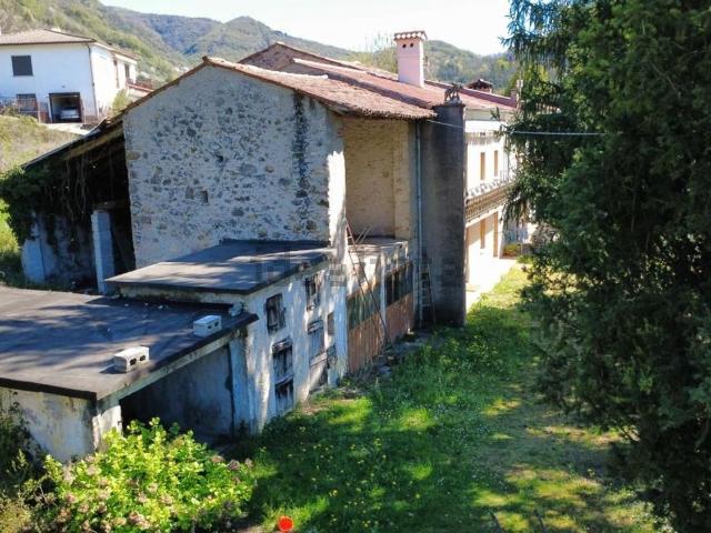Villetta indipendente in vendita di 250 m² in Via Roma