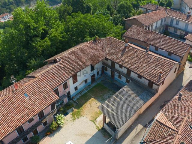Villetta indipendente in vendita di 250 m² in Via Rossesio