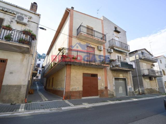 Villetta indipendente in vendita di 250 m² in Via Trento, 2