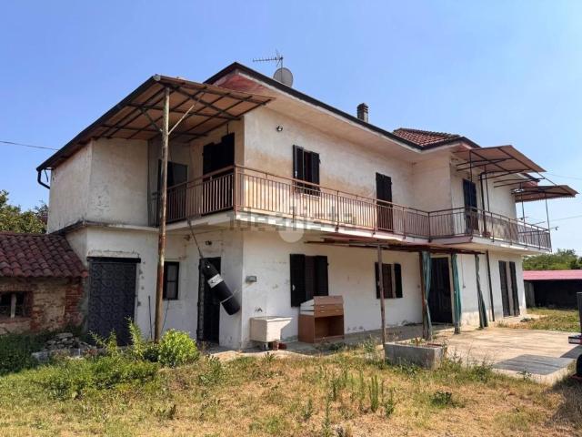 Villetta indipendente in vendita di 250 m² in Via Vittorio Alfieri, 16