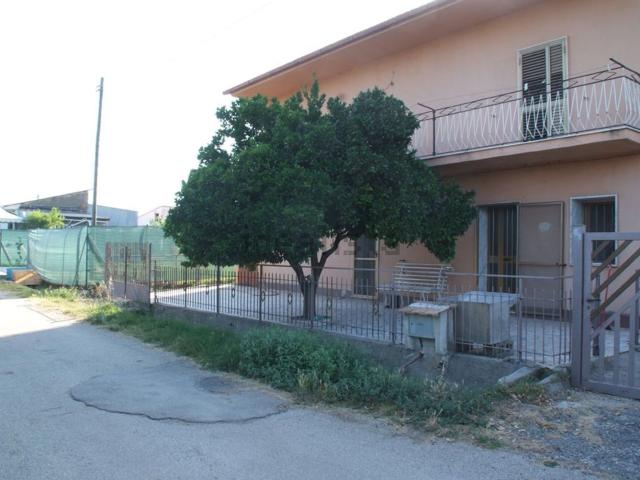 Villetta indipendente in vendita di 250 m² in Via vicinale pratole, 13