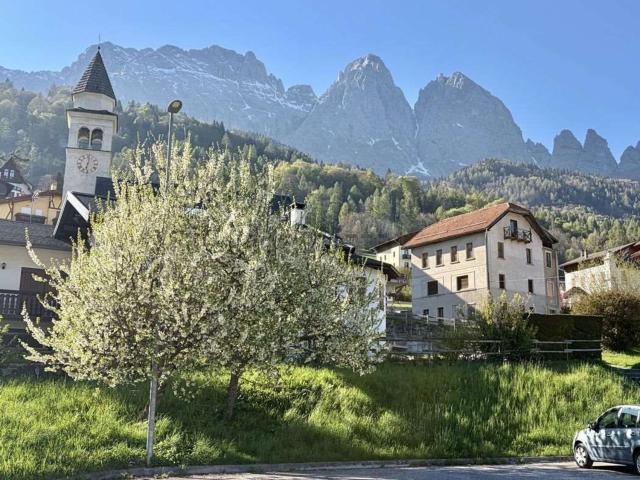 Villetta indipendente in vendita di 250 m² in Via Villa