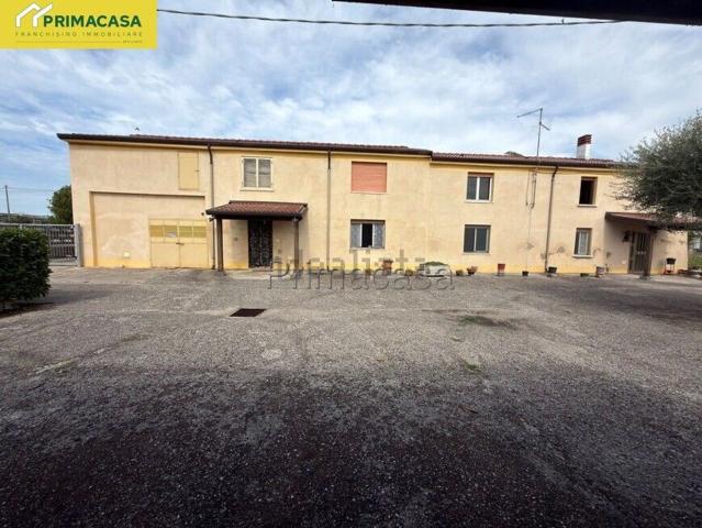 Villetta indipendente in vendita di 250 m² in Via Villaraspa