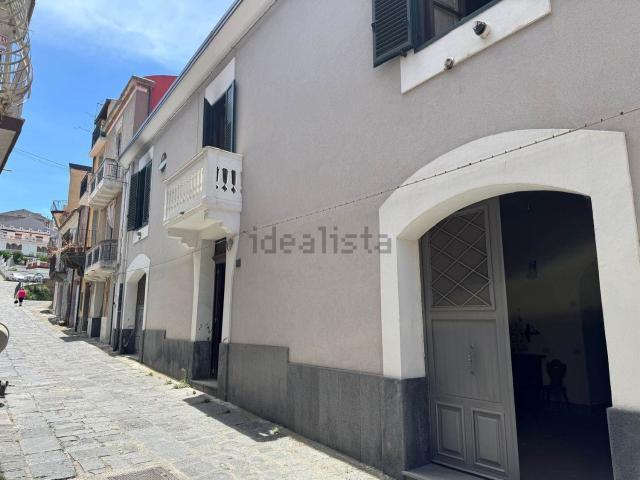 Villetta indipendente in vendita di 250 m² in Via Visconte Ruffo, 31