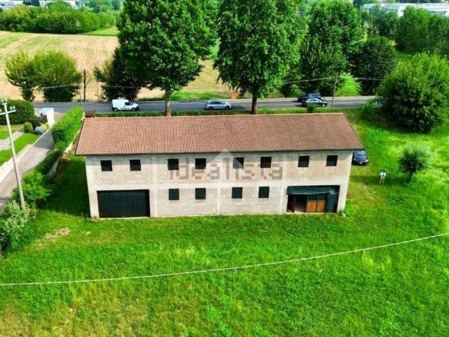 Villetta indipendente in vendita di 250 m² in Viale Brenta, 52