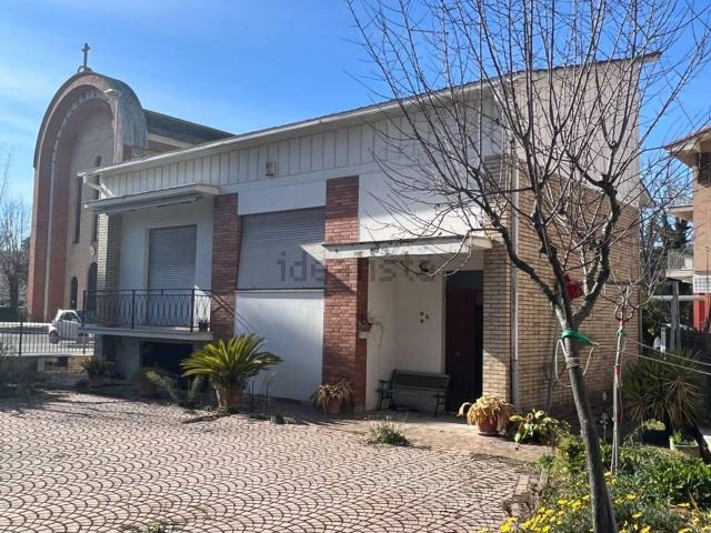 Villetta indipendente in vendita di 250 m² in Viale della Resistenza