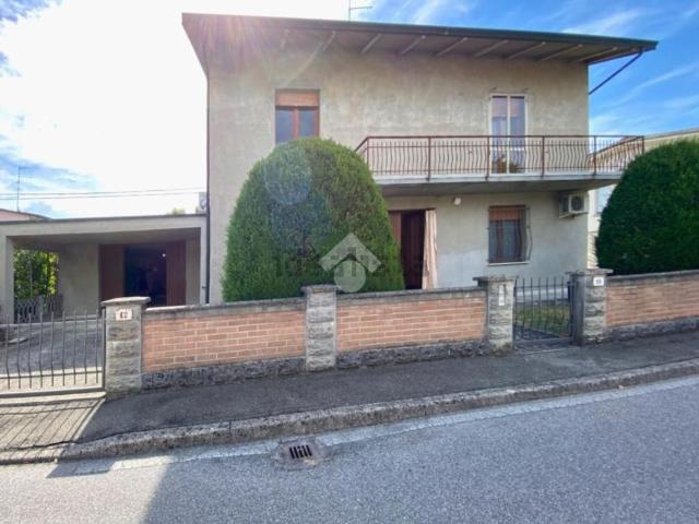 Villetta indipendente in vendita di 250 m² in Viale Punto Mascagni, 10