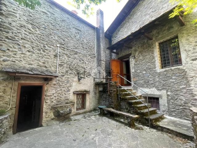 Villetta indipendente in vendita di 250 m² in Vicolo delle Ginestre, 26