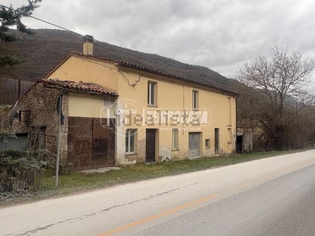 Villetta indipendente in vendita di 250 m² in Borgo Tufico, 81