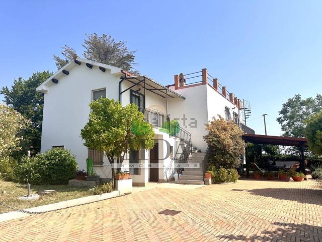 Villetta indipendente in vendita di 250 m² in Contrada Valle Santa Maria, 24