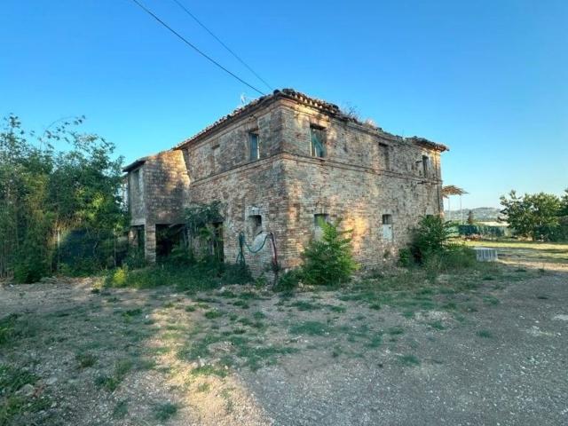 Villetta indipendente in vendita di 250 m² in Contrada Piane di Chienti, 39