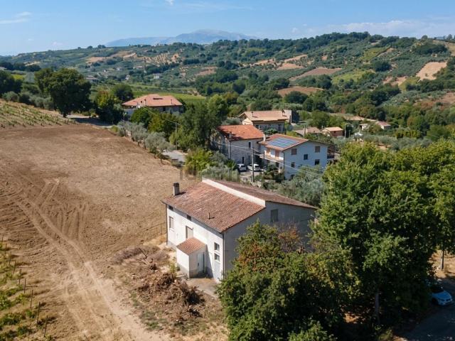 Villetta indipendente in vendita di 250 m² in Contrada Sant&apos Iorio, 58