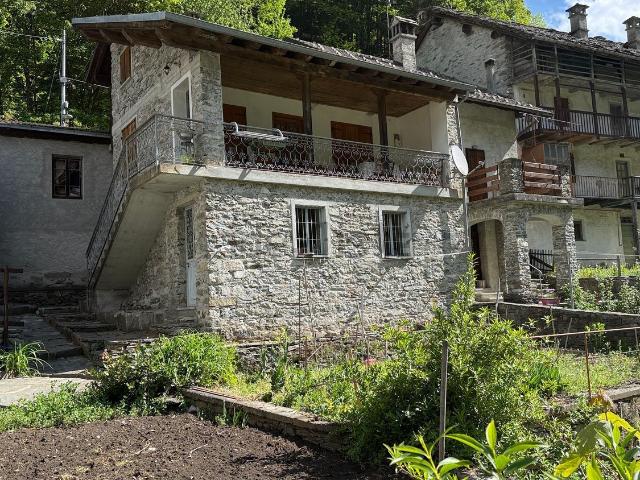 Villetta indipendente in vendita di 250 m² in Frazione Casa Capietto