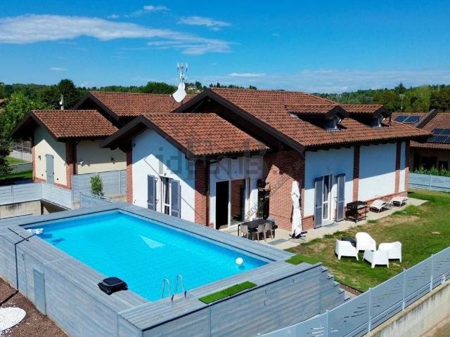 Villetta indipendente in vendita di 250 m² in Frazione Revignano, 100