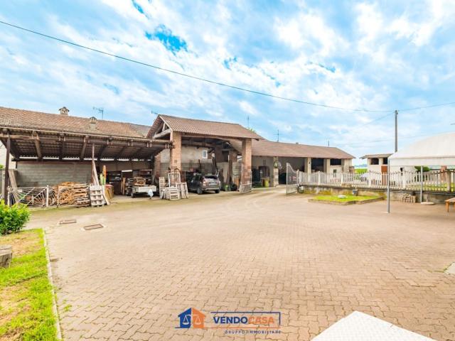 Villetta indipendente in vendita di 250 m² in Frazione San Nicola, 34