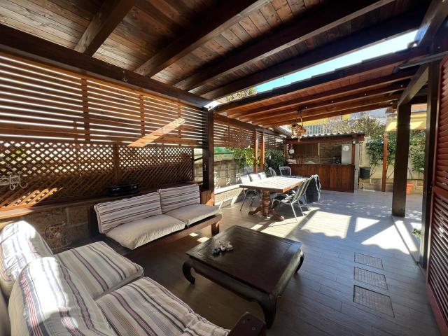Villetta indipendente in vendita di 250 m² in Strada Colle Scorrano