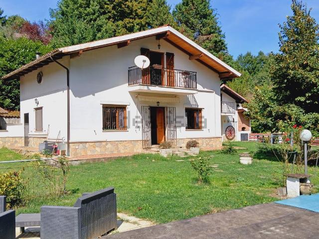 Villetta indipendente in vendita di 250 m² in Strada Caranzano