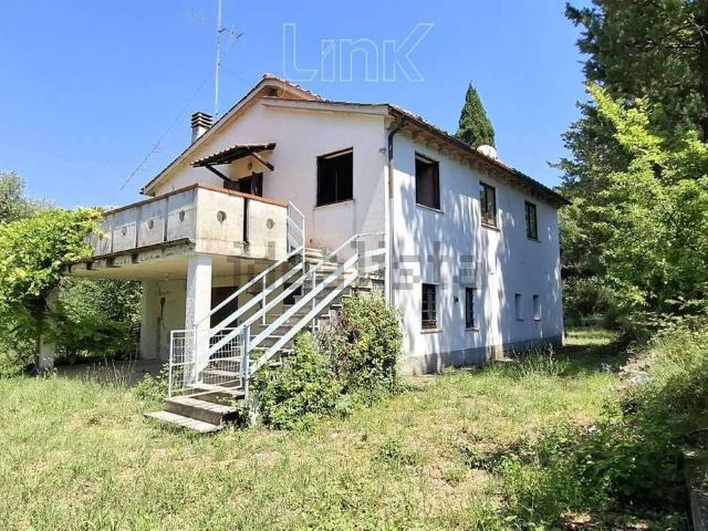Villetta indipendente in vendita di 250 m² in Strada Amelia Giove