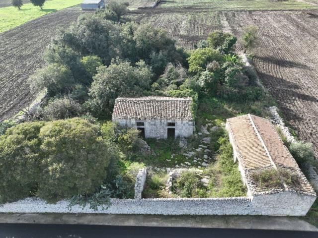 Villetta indipendente in vendita di 250 m² in Strada Senza Nome