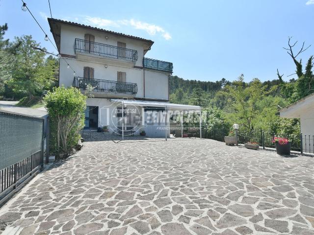 Villetta indipendente in vendita di 250 m² in Strada Provinciale Lungo Tronto, 99