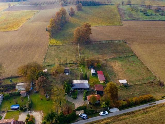 Villetta indipendente in vendita di 250 m² in Strada Rastello
