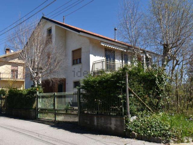 Villetta indipendente in vendita di 250 m² in Strada Tagliata, 3