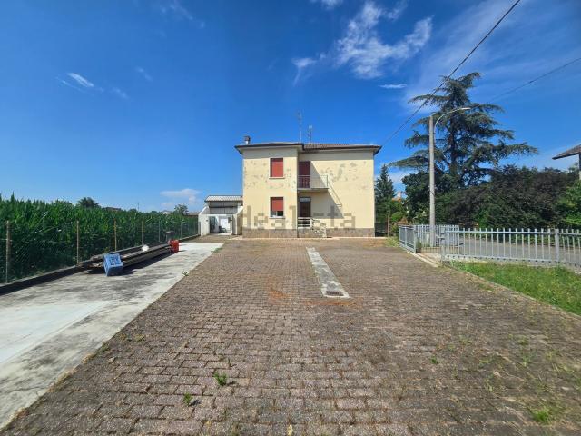 Villetta indipendente in vendita di 250 m² in Strada Voltone Decca di Roncaglia