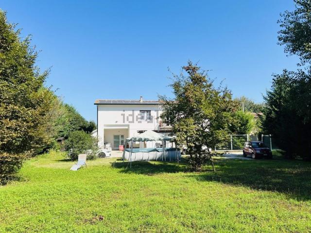 Villetta indipendente in vendita di 251 m² in Via Irpinia, 10