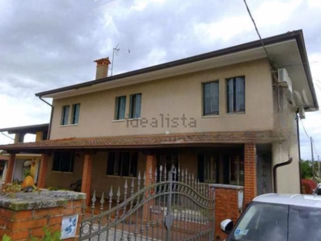 Villetta indipendente in vendita di 251 m² in Via Risorgimento, 44