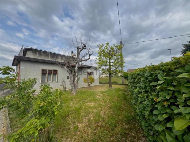 Villetta indipendente in vendita di 252 m² in Via Baluello, 1