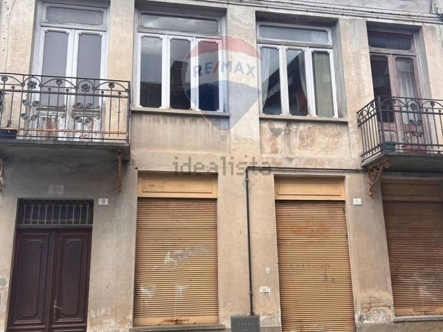 Villetta indipendente in vendita di 252 m² in Via Basilio Bona, 42