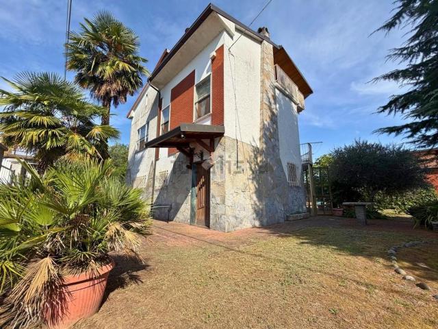 Villetta indipendente in vendita di 252 m² in Via Duca D&apos Aosta, 29