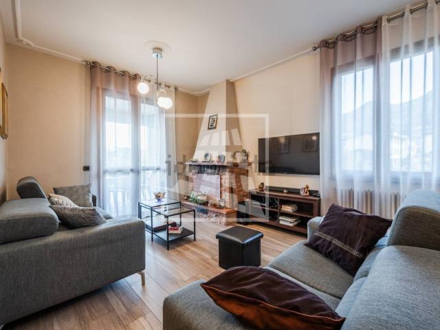 Villetta indipendente in vendita di 252 m² in Via R. Morandi, 3