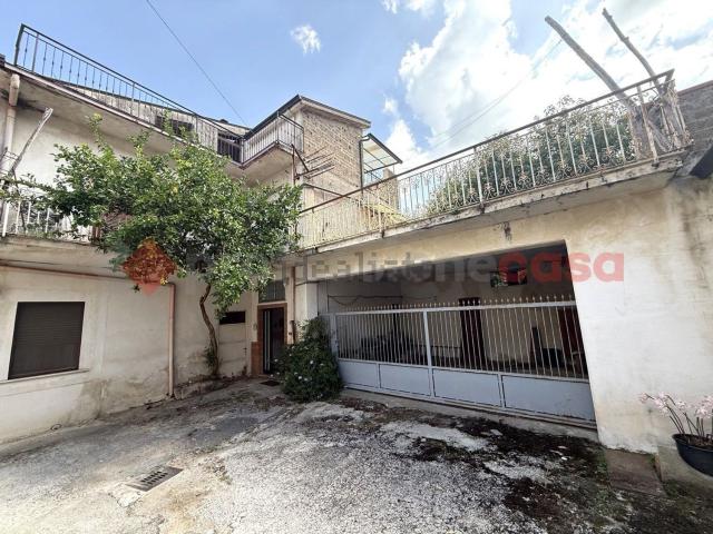 Villetta indipendente in vendita di 252 m² in Via Vincenzo Bellini, 25