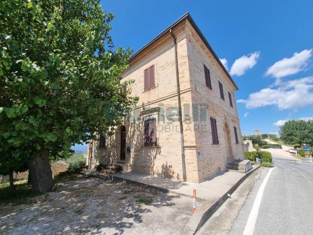 Villetta indipendente in vendita di 253 m² in Via San Pietro