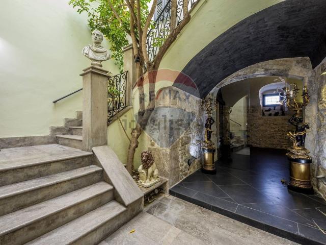 Villetta indipendente in vendita di 253 m² in Via Roma, 264
