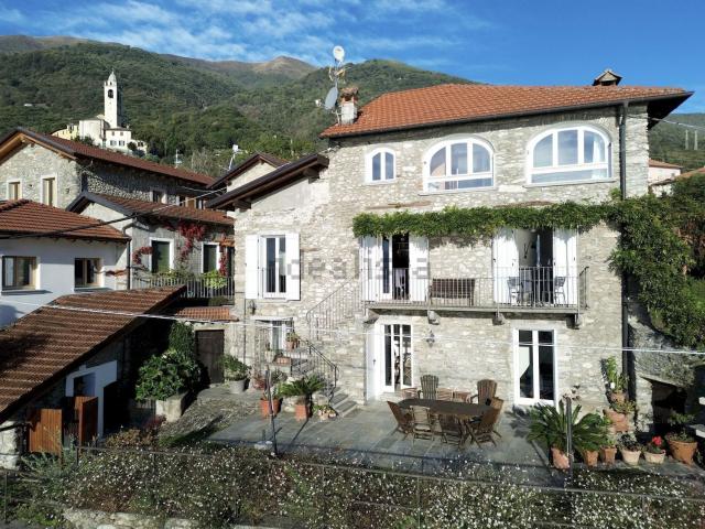 Villetta indipendente in vendita di 254 m² in Via Ghiano, 2