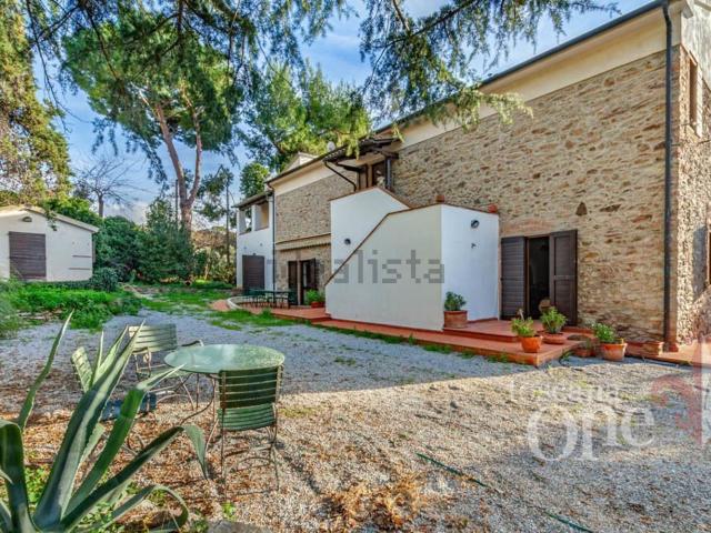 Villetta indipendente in vendita di 254 m² in Via Roma