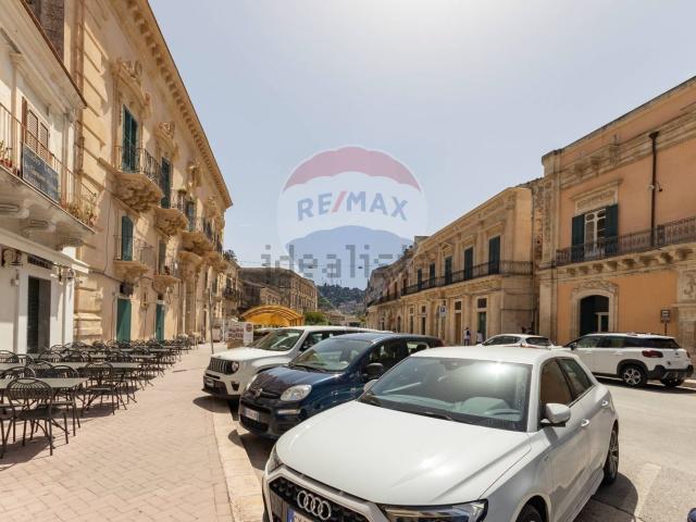 Villetta indipendente in vendita di 254 m² in Corso Umberto I, 244