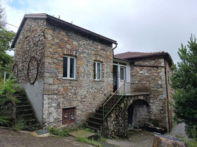 Villetta indipendente in vendita di 254 m² in Località Case Squarzotti, 1