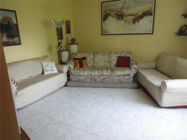 Villetta indipendente in vendita di 255 m² in Via Gandino Basso