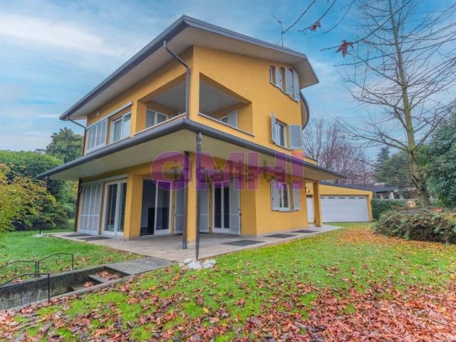Villetta indipendente in vendita di 255 m² in Via Giuseppe Mazzini, 17