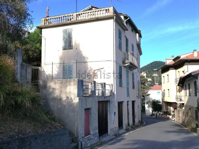 Villetta indipendente in vendita di 255 m² in Via Gioberti