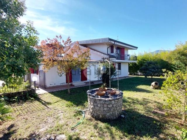 Villetta indipendente in vendita di 255 m² in Via Forma Coperta, 71