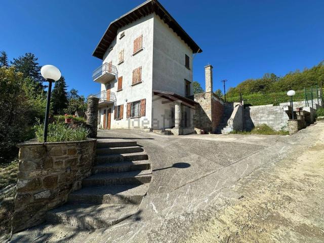 Villetta indipendente in vendita di 255 m² in Via Sparvo