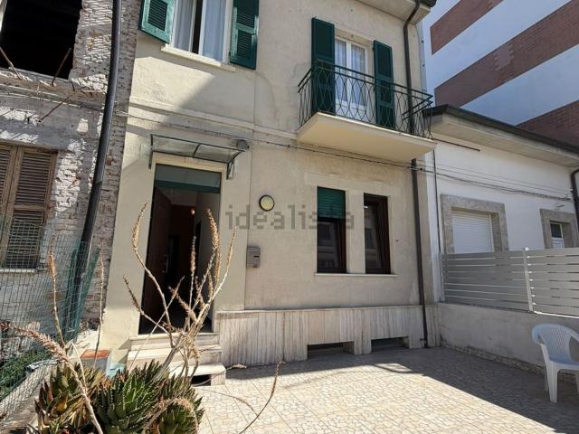 Villetta indipendente in vendita di 255 m² in Via Regina Elena, 97